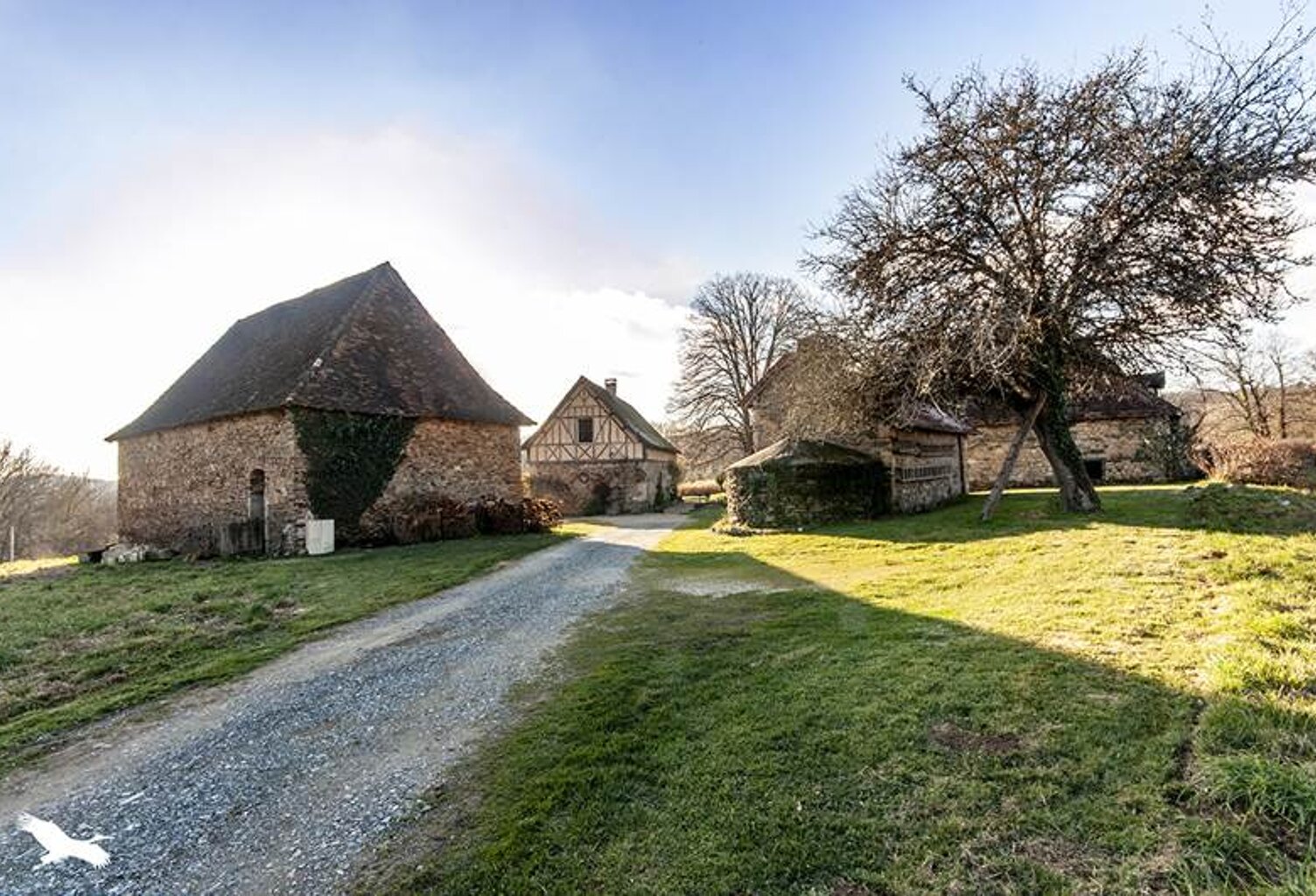 Maison en pierre de 5 pièces principales — photo 1