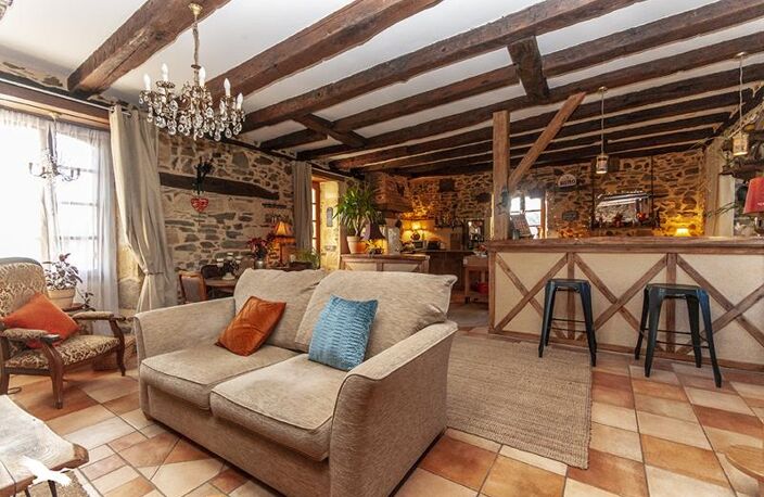 Maison en pierre de 5 pièces principales — photo 2