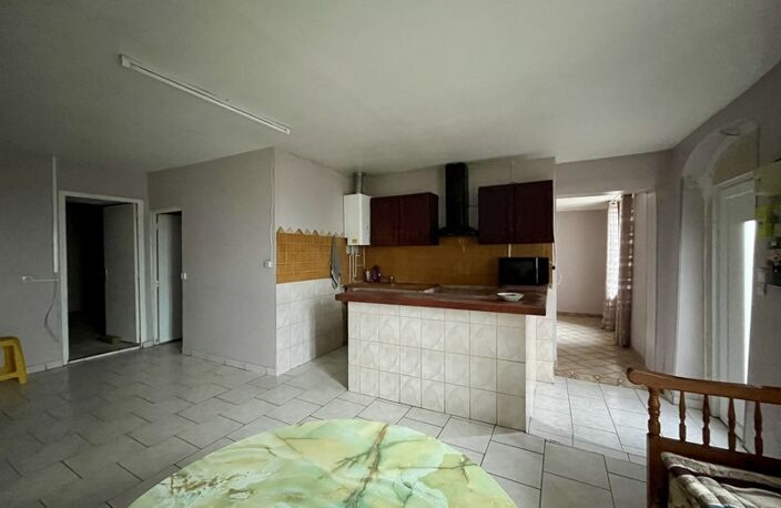 Maison en pierre de 5 pièces principales — photo 2