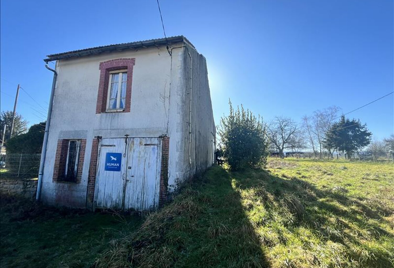 Maison en pierre de 2 pièces principales — photo 1