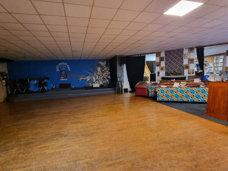 VENTE LOCAL COMMERCIAL 400 m2 SOMMIERES — photo 1