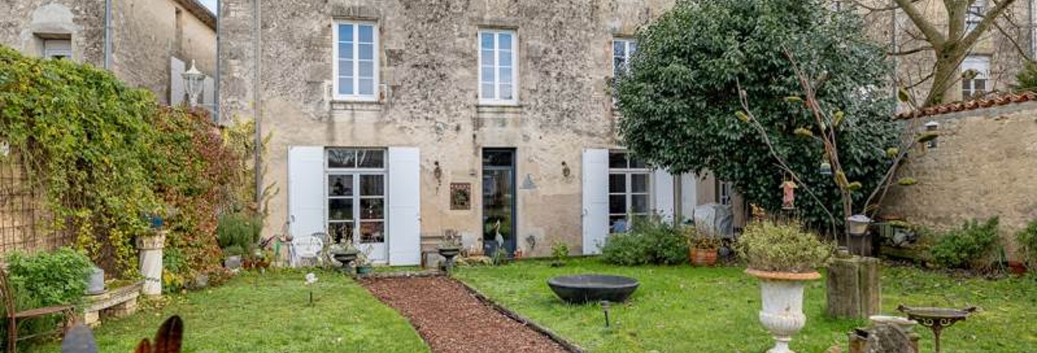 Maison 9 Pièces 319 m² à vendre à Matha (17160)
