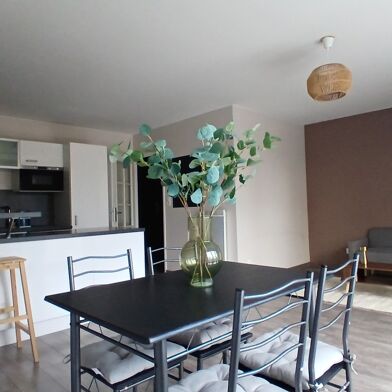 Appartement 3 pièces 890 €