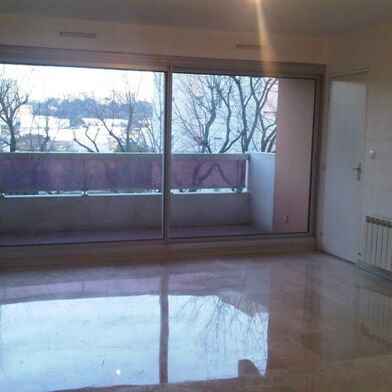 Appartement 2 pièces 826 €