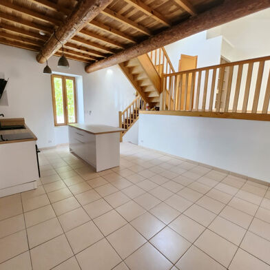 Appartement 3 pièces 890 €
