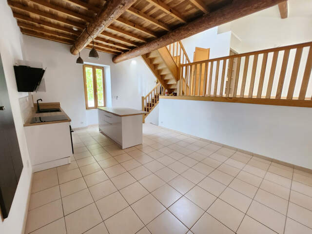 Appartement style loft de 60m2 avec place de parking — photo du bien