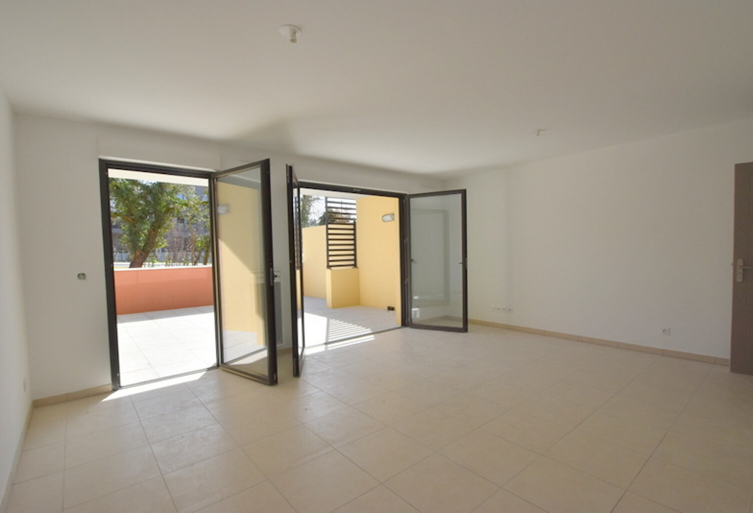 Appartement T3 en terrasse   Luynes (13080) — photo 1