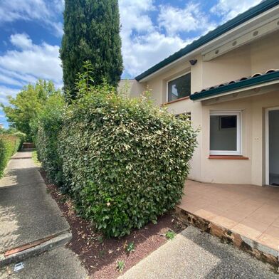 Commerce  127400 €