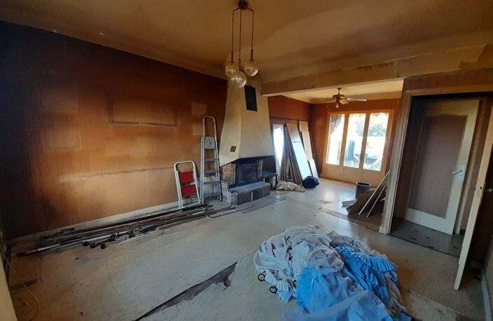 Maison à rénover avec garage et terrain — photo 2
