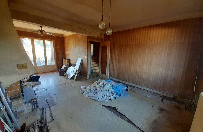 Maison à rénover avec garage et terrain — photo 4