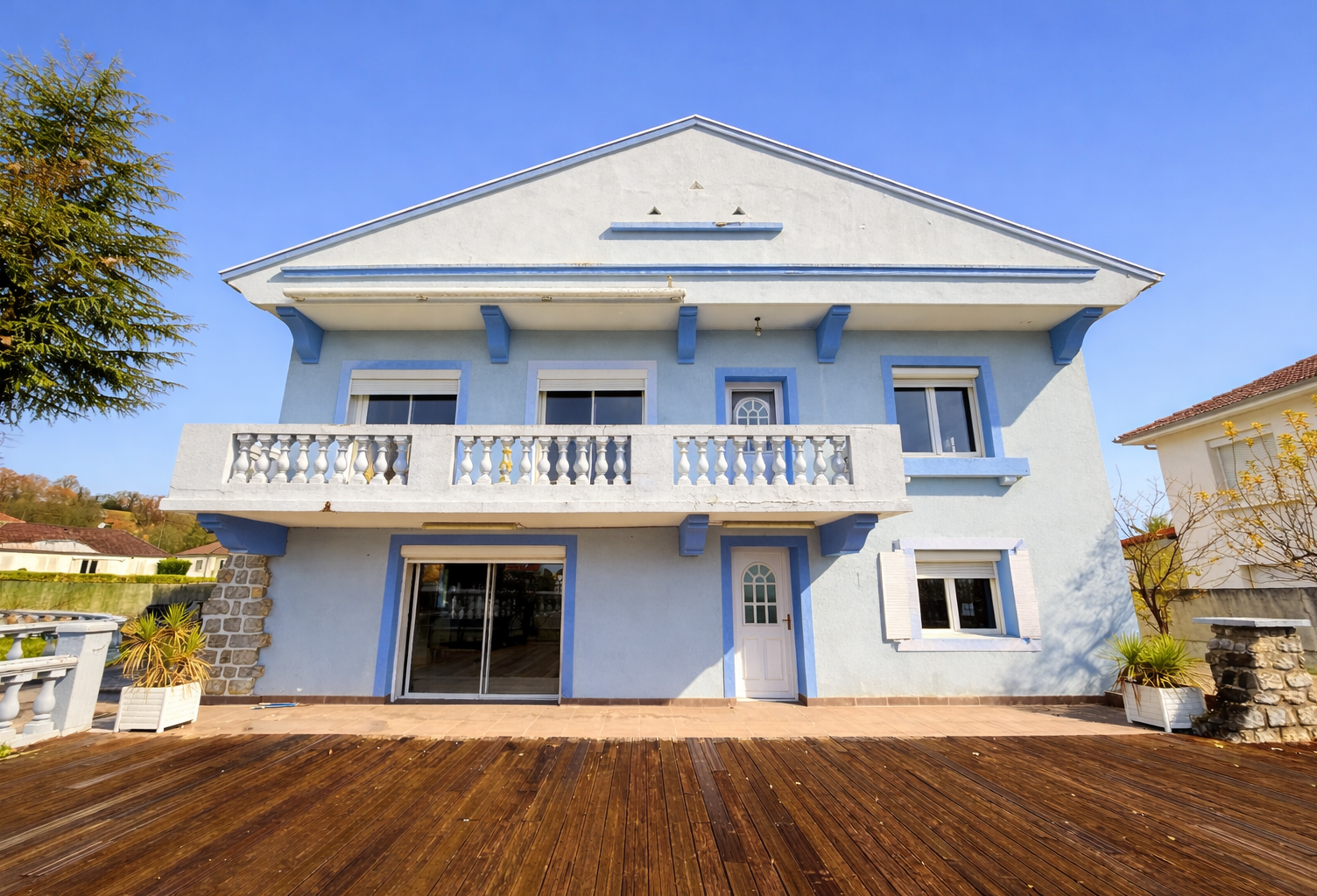 LOURDES - QUARTIER DU LAC - MAISON FAMILIALE AVEC DEPENDANCE — photo 1