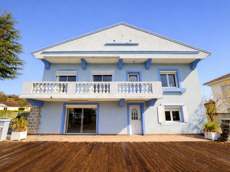 LOURDES - QUARTIER DU LAC - MAISON FAMILIALE AVEC DEPENDANCE — photo 1