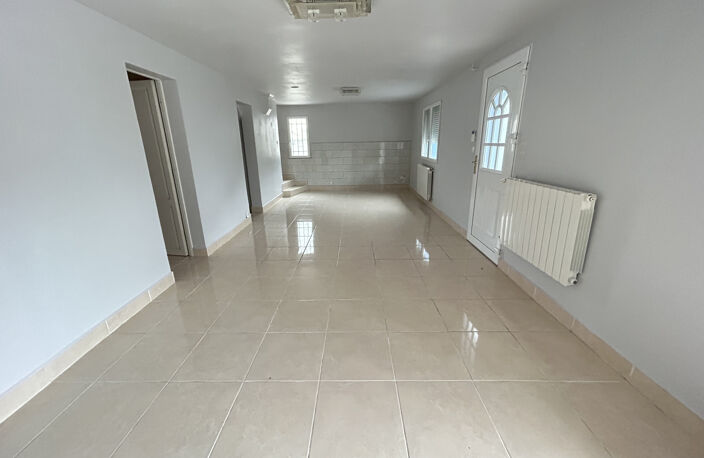 LOURDES - QUARTIER DU LAC - MAISON FAMILIALE AVEC DEPENDANCE — photo 3