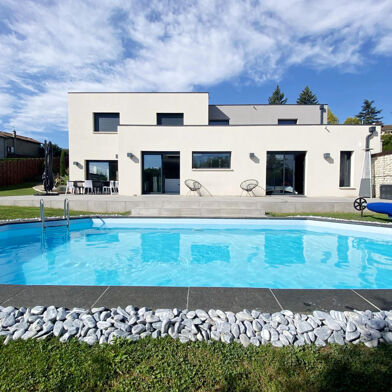 Maison 5 pièces 599000 €