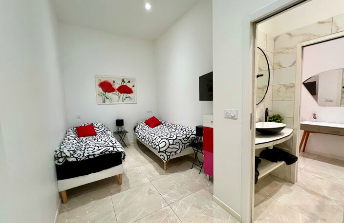 CANNES PROCHE CENTRE T4 REFAIT A NEUF 73M2 SUD OUEST SALON D — photo 3