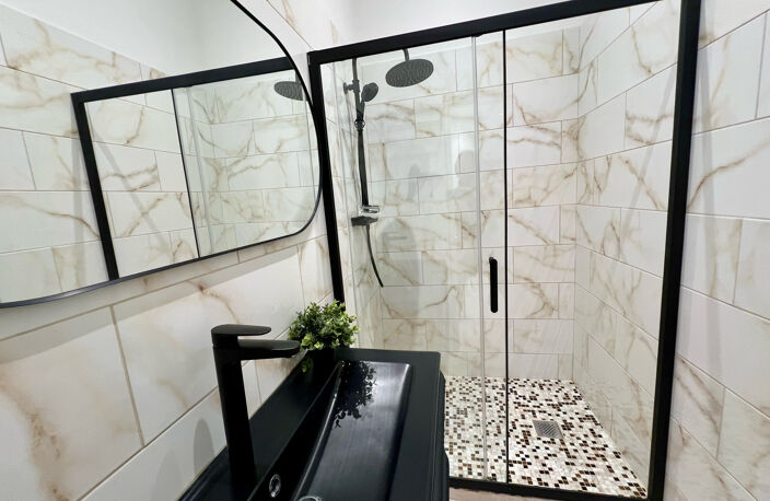 CANNES PROCHE CENTRE T4 REFAIT A NEUF 73M2 SUD OUEST SALON D — photo 4