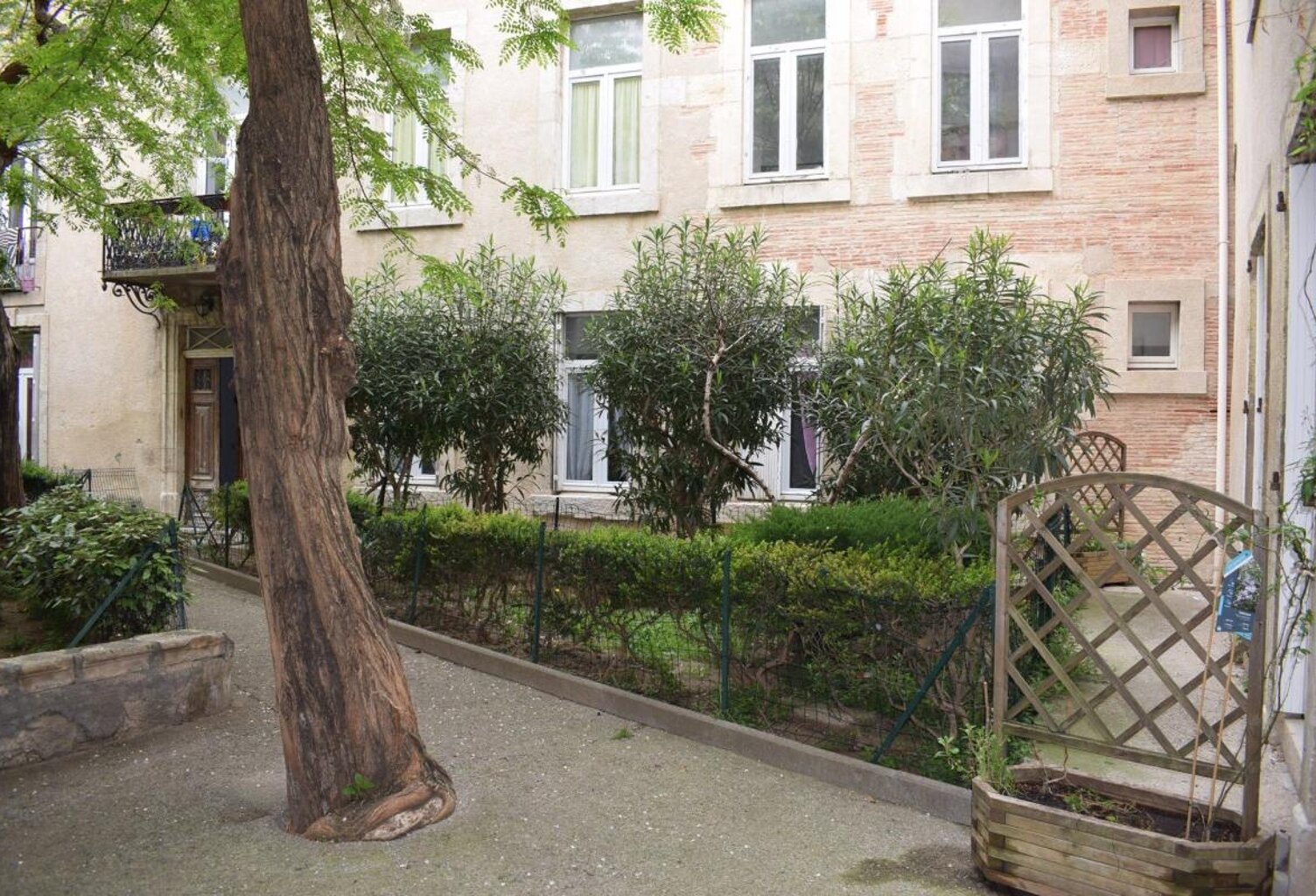 T1 bis meublé dans un ancien Monastère ! — photo 1