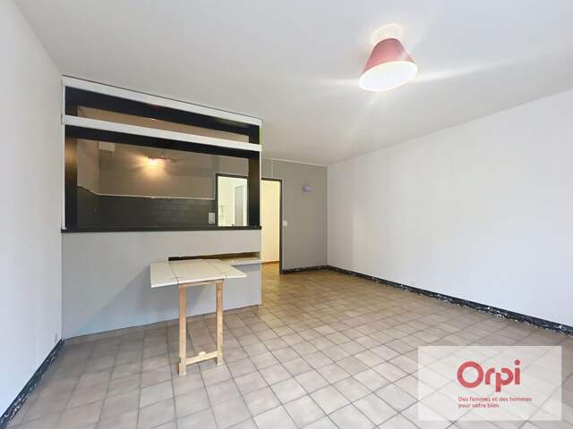 Appartement À Louer — photo du bien