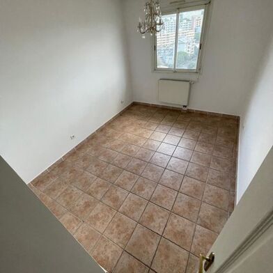 Appartement 3 pièces 900 €
