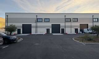 Local industriel  1600 m² à vendre à Signes (83870)