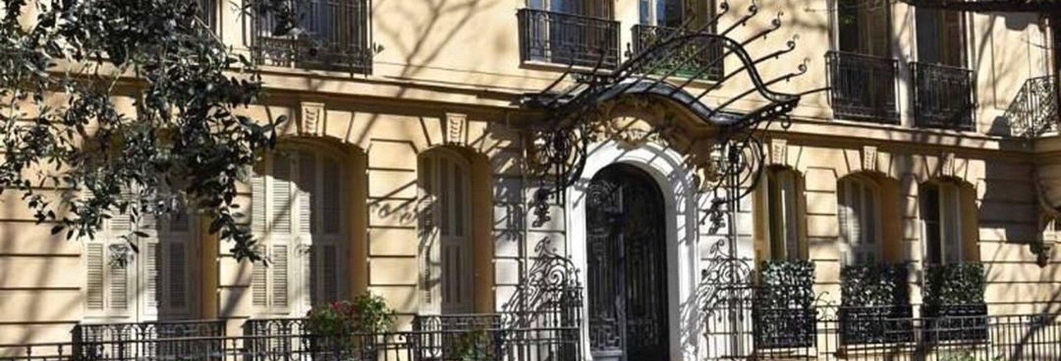 Immeuble  130 m² à vendre à Nice (06100)