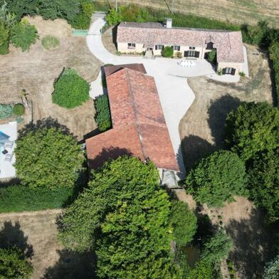 Maison 16 pièces 595650 €