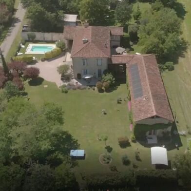 Maison 14 pièces 588000 €