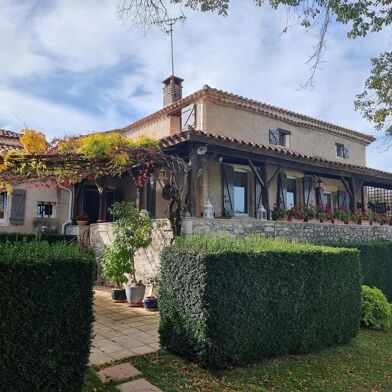 Maison 6 pièces 323300 €