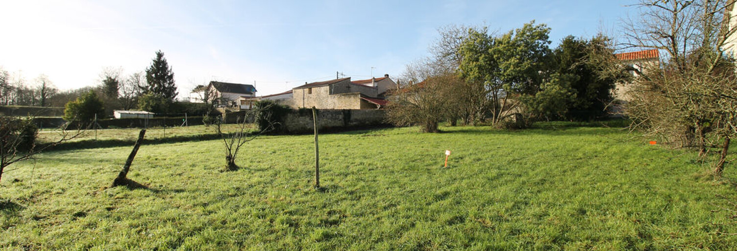 Terrain  653 m² à vendre à Chantonnay (85110)
