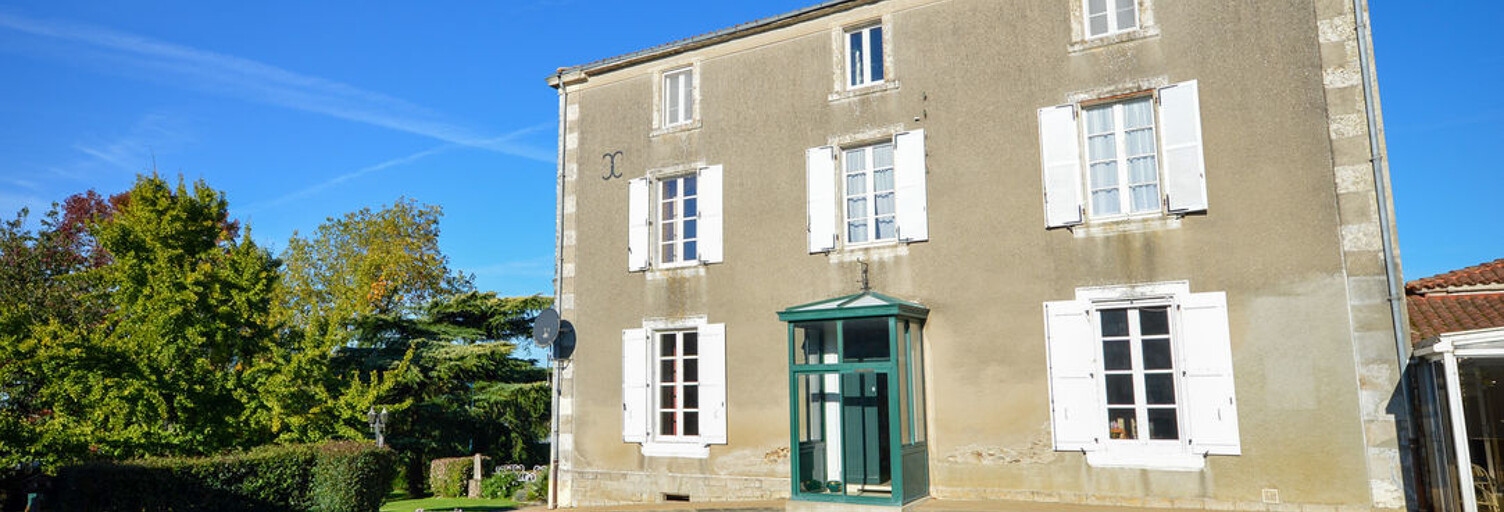 Maison 13 Pièces 420 m² à vendre à La Châtaigneraie (85120)