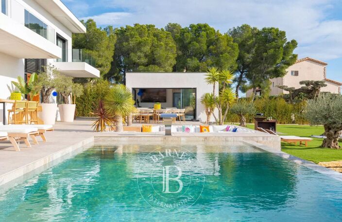 VILLA CONTEMPORAINE – VUE MER – PRESTATIONS HAUT DE GAMME – 4 SU — photo 3