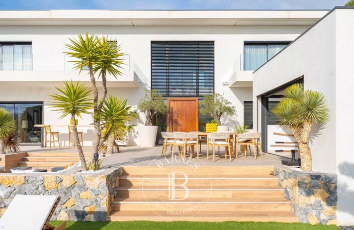 VILLA CONTEMPORAINE – VUE MER – PRESTATIONS HAUT DE GAMME – 4 SU — photo 5