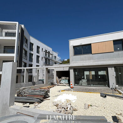 Maison 4 pièces 641700 €