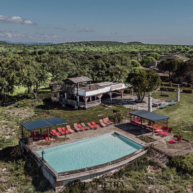 Maison 40 pièces 2820000 €