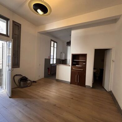 Appartement 5 pièces 750 €