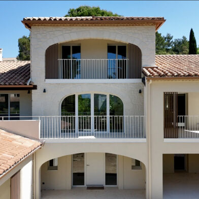 Maison 12 pièces 3800 €