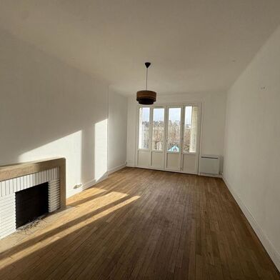 Appartement 3 pièces 840 €