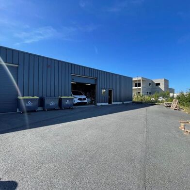 Local industriel  1567 €