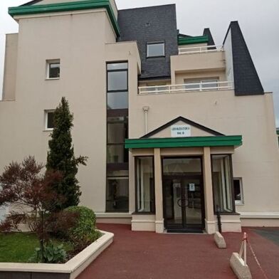 Local industriel 18 pièces 577500 €