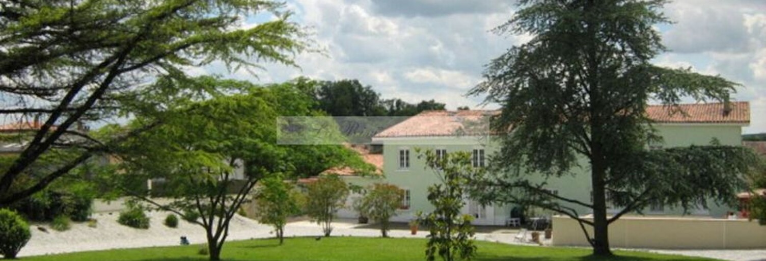 Maison 9 Pièces 302 m² à vendre à Rouillac (16170)