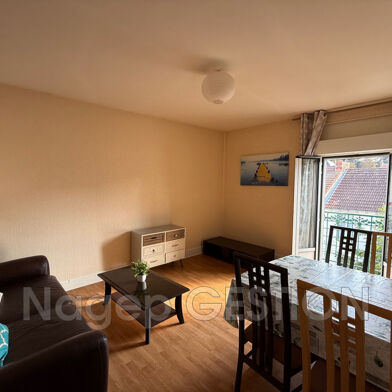 Appartement 3 pièces 700 €