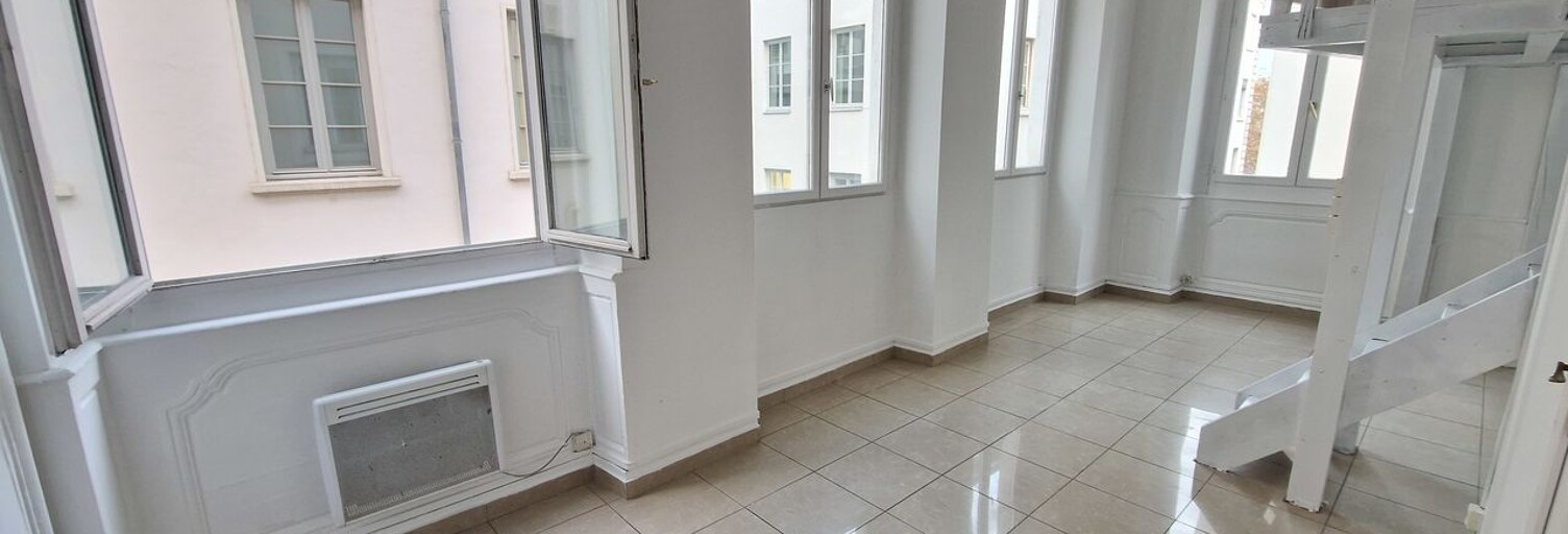Appartement 1 Pièce 42 m² à louer à Lyon 1 (69001)