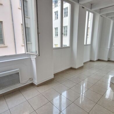 Appartement 1 pièces 760 €