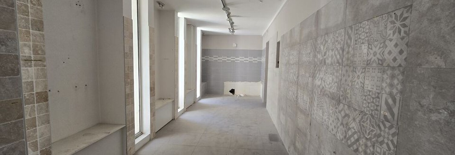 Commerce  510 m² à louer à Arles (13200)