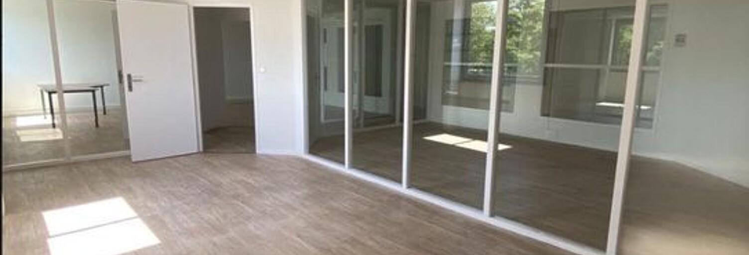 Bureau  228 m² à louer à Caissargues (30132)