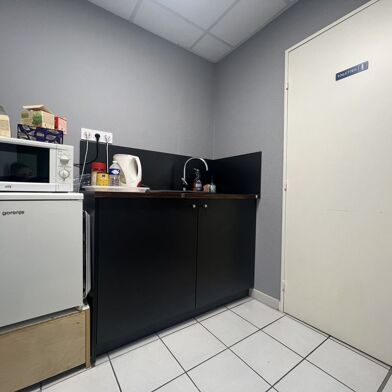 Bureau 2 pièces 967 €