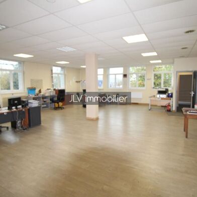 Local industriel 3 pièces 2500 €