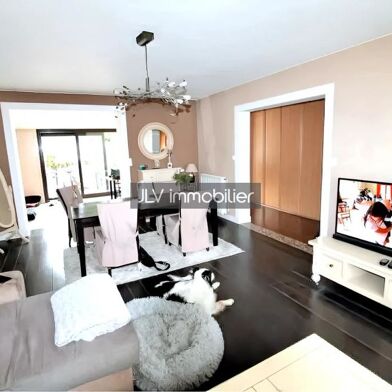 Maison 5 pièces 299900 €