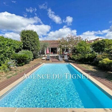 Maison 4 pièces 499200 €