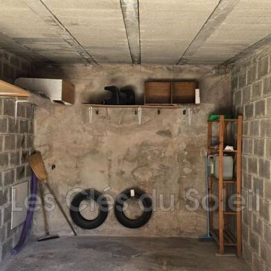 Garage  28000 €